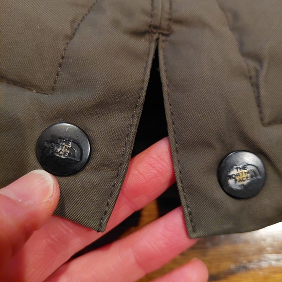 The North Face Women's Small/Petite Hyvent Parka in Olive Green and Black Camo - Picture 11 of 16